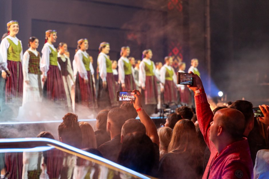 Metų roko grupės „Abudu“ statulėlė tą pačią naktį atsidūrė „Vinted“: kaina – įspūdinga  