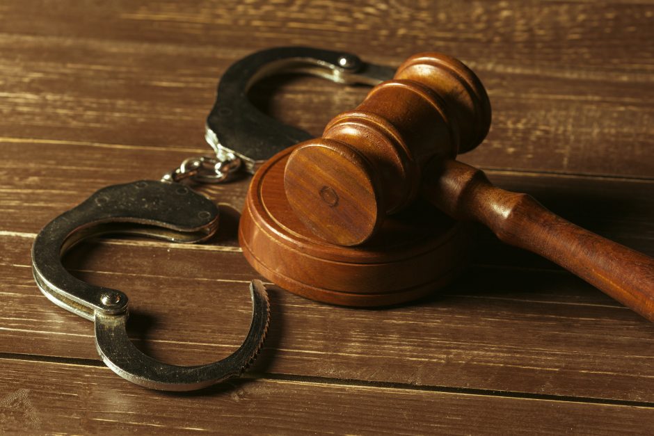 Raseinių rajono gyventojas nuteistas 11 metų kalėjimo už sutuoktinės nužudymą