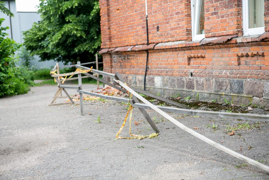 Po auksinės tvorelės istorijos trūko kantrybė: gyventojai atsisakė „Būsto valdos“