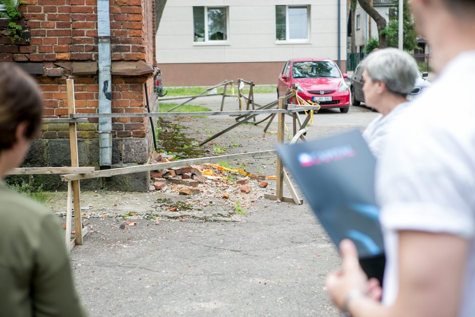 Po auksinės tvorelės istorijos trūko kantrybė: gyventojai atsisakė „Būsto valdos“