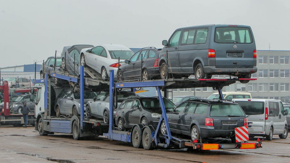 Automobilių turgaus mados: užsieniečių pirkiniai skiriasi kaip diena ir naktis