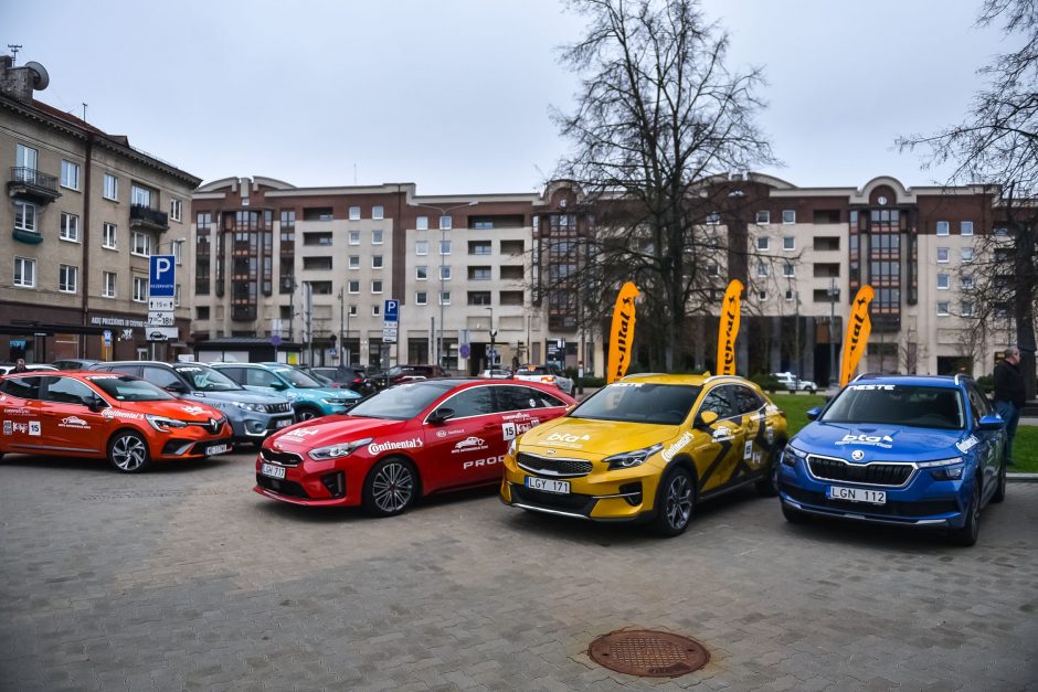 Metų automobilio rinkimų užkulisiai: objektyvumo neištrynė nei pykčiai, nei avarijos