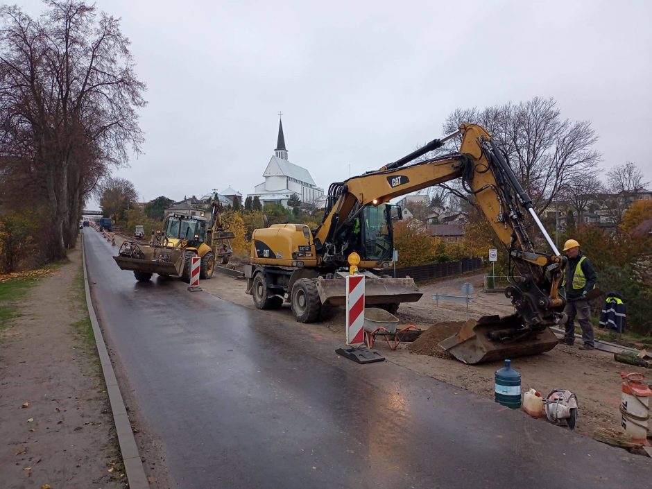 Gargždiškiai jau laukia naujo asfalto per tiltą