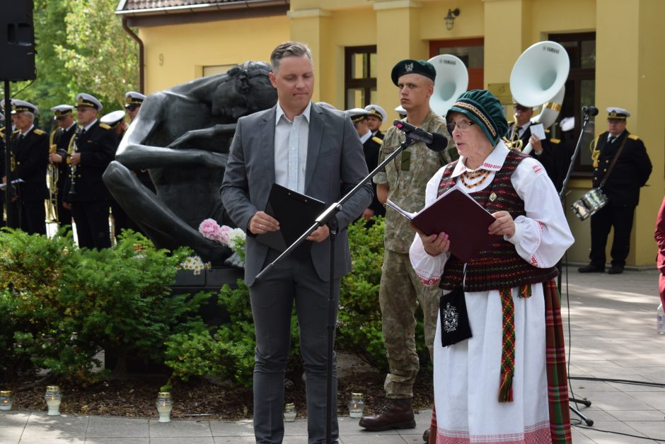 Istorijos skauduliai vis dar gyvi