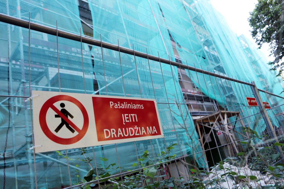 Patikėkite renovacijos formalumus namo administratoriui