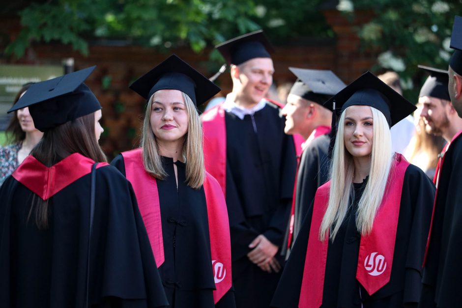 LSU diplomai įteikti žinomiems šalies sportininkams