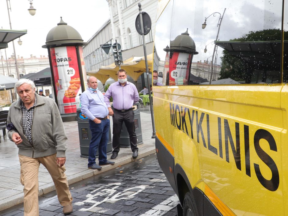 Į mokyklas išlydėti 25 geltonieji autobusiukai