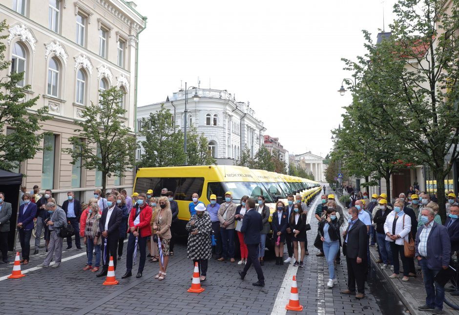 Į mokyklas išlydėti 25 geltonieji autobusiukai