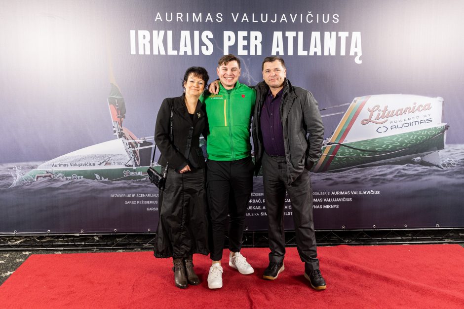 A. Valujavičiaus filmo „Irklais per Atlantą“ premjera