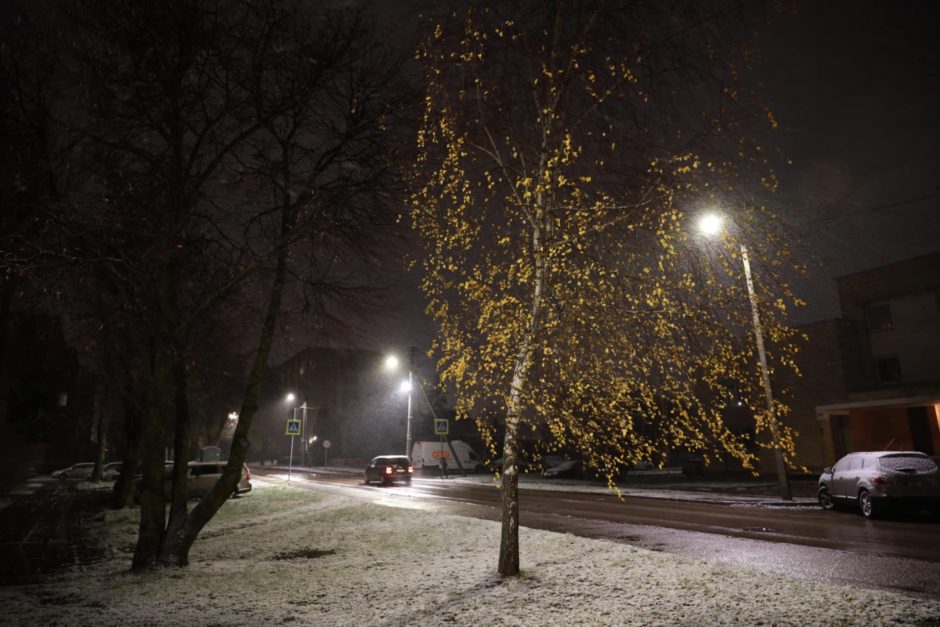 Į Kauną pasibeldė žiema