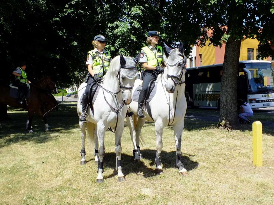 Policijos šventė visuomenei Birštone sulaukė gausaus smalsuolių būrio