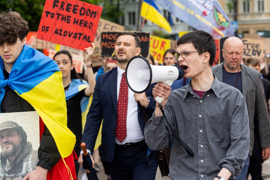 Žygis Vilniuje už Rusijoje įkalintus Mariupolio gynėjus