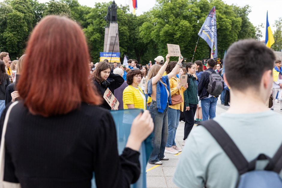 Vilniuje keli šimtai žmonių žygiavo už Rusijoje iki šiol įkalintus Mariupolio gynėjus