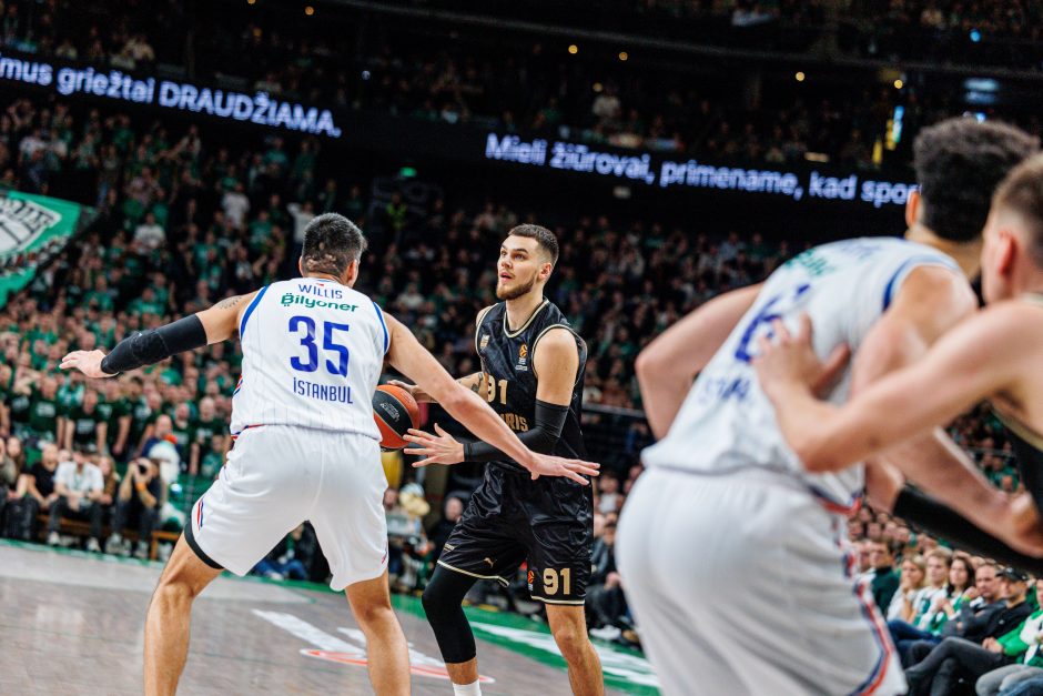  „Žalgiris“ namų arenoje įveikė „Anadolu Efes“ krepšininkus