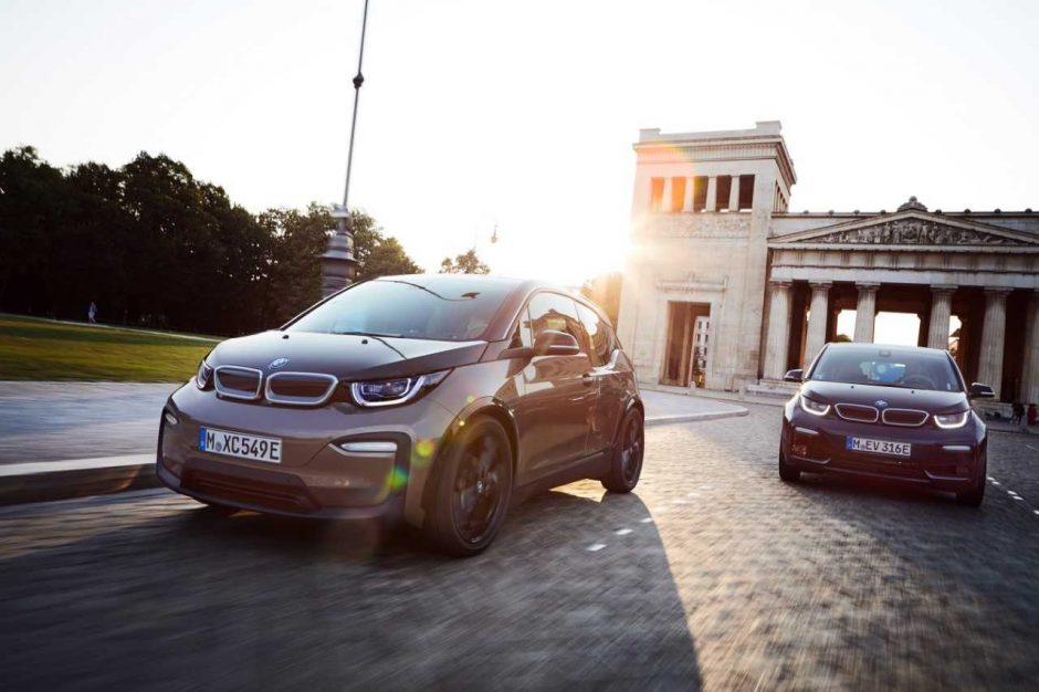 BMW naujienos Paryžiuje: nuo modernių elektromobilių iki pačių sportiškiausių modelių