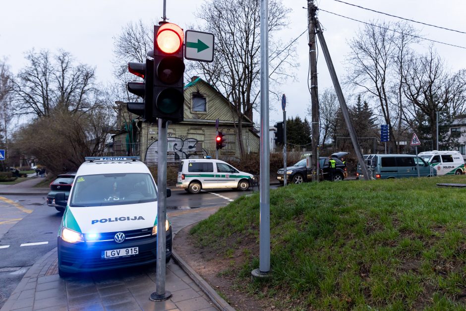 Naujos gaudynių Vilniuje detalės: įtariamieji pareigūnams grasino peiliu, vienas jų vis dar ieškomas