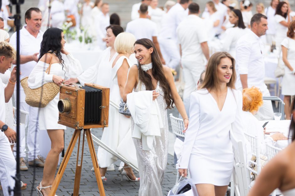 Vilniuje dešimtą kartą surengta „Le Diner en Blanc“ vakarienė