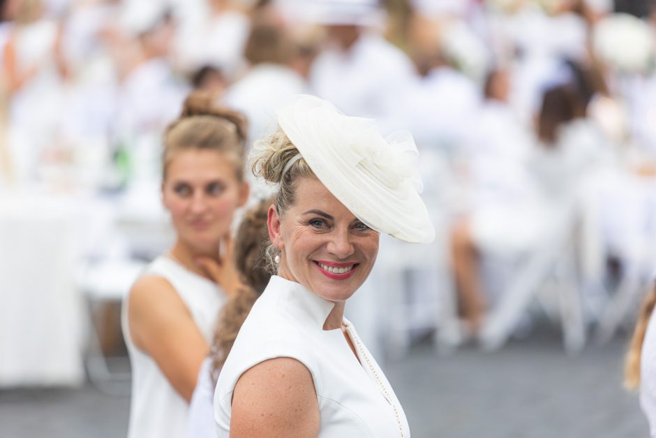 Vilniuje dešimtą kartą surengta „Le Diner en Blanc“ vakarienė