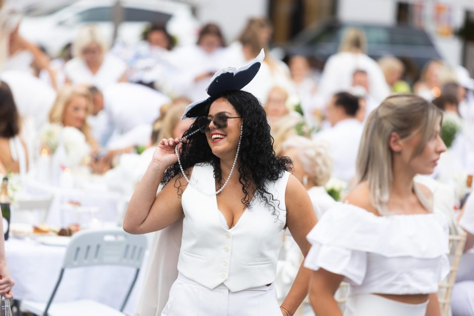 Vilniuje dešimtą kartą surengta „Le Diner en Blanc“ vakarienė