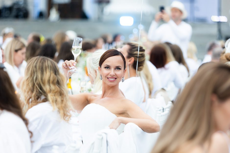 Vilniuje dešimtą kartą surengta „Le Diner en Blanc“ vakarienė