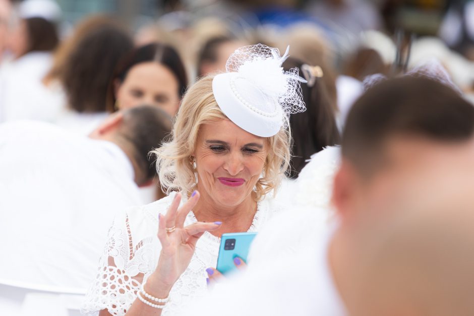 Vilniuje dešimtą kartą surengta „Le Diner en Blanc“ vakarienė