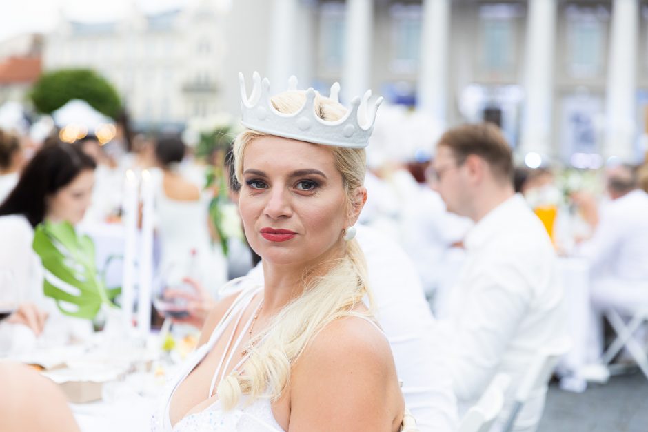 Vilniuje dešimtą kartą surengta „Le Diner en Blanc“ vakarienė