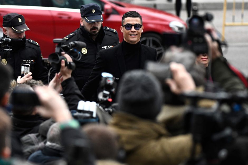 C. Ronaldo išvengė įkalinimo, bet turės sumokėti milžinišką baudą