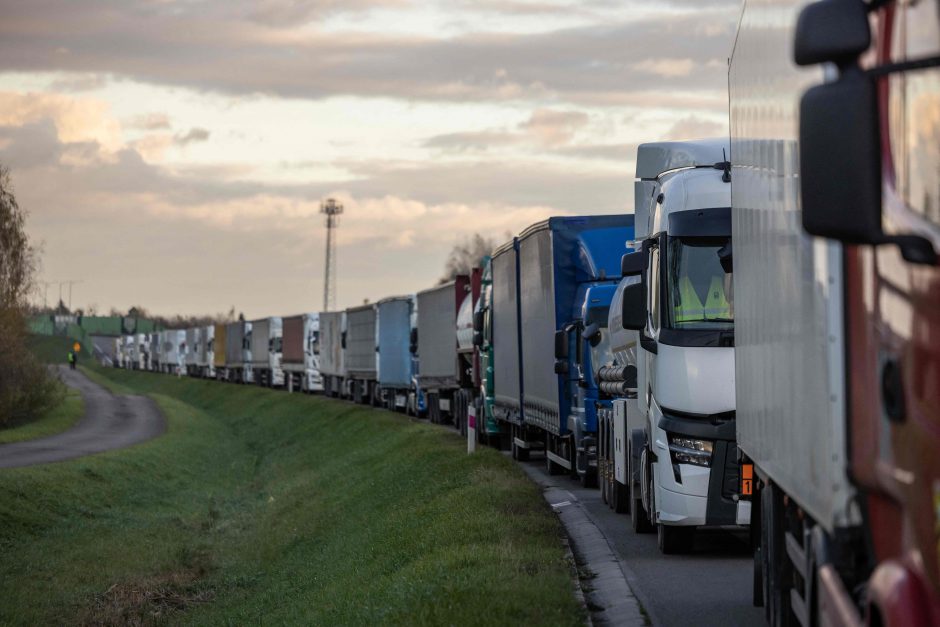 Ukraina vilkikų blokadai Lenkijos pasienyje apeiti naudos traukinius