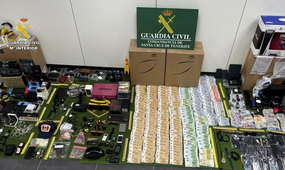 Ispanijos policija sulaikė 14 oro uosto darbuotojų dėl iš lagaminų dingusių daiktų