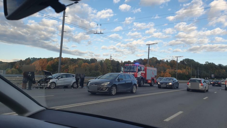 Varnių tilto neapleidžia nelaimės: avarijos viena po kitos 