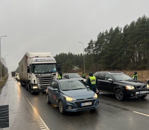 Savaitės lakstūnas automobiliu „Porsche“ skriejo 207 km/val. greičiu