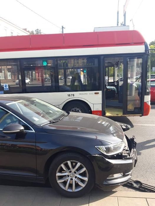 Seimo nario A. Anušausko žmona Lina pateko į avariją