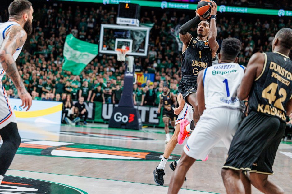  „Žalgiris“ namų arenoje įveikė „Anadolu Efes“ krepšininkus