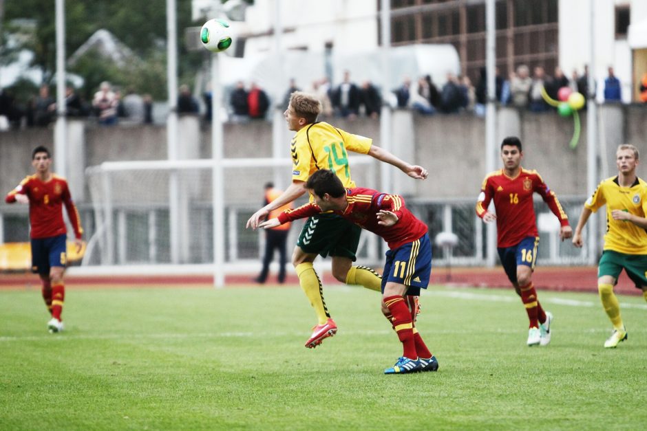 Europos jaunių ir jaunimo futbolo čempionatų burtai lietuviams lėmė galingus varžovus