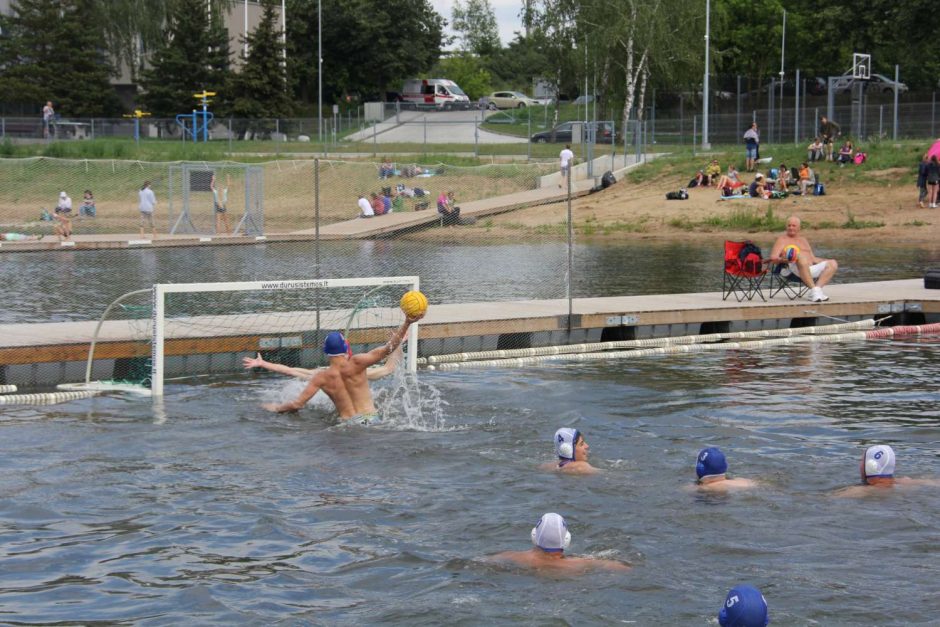 Tradiciniame plaukimo maratone – prizai ne tik greičiausiems