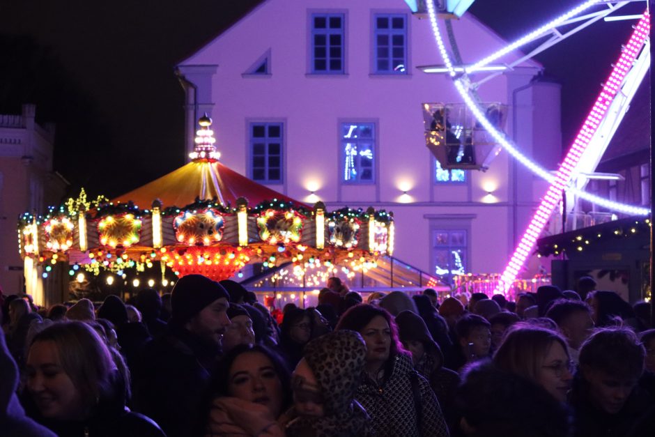 Klaipėdiečiai įvertino šių metų Kalėdų eglutę: mūsų dar gražesnė nei Niujorko