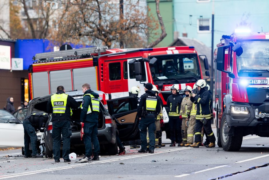 Trijų automobilių avarija Vilniuje