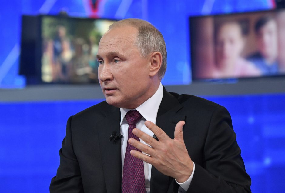 V. Putinas neigia Rusijos kaltę dėl MH17 katastrofos