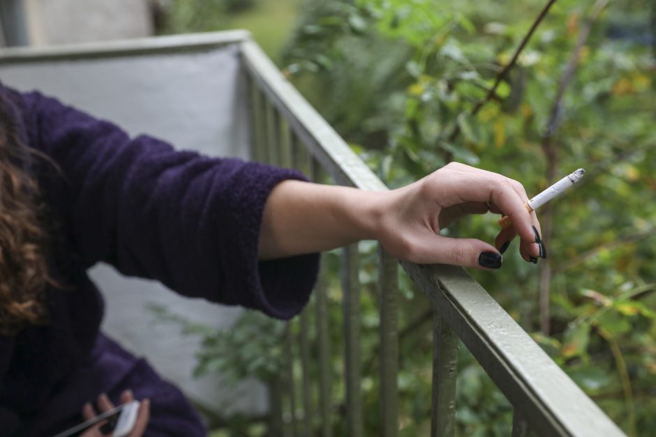 Specialistai: perspėjimai dėl žalos sveikatai rūkančiųjų neveikia, prevencijos taktiką reikia keisti