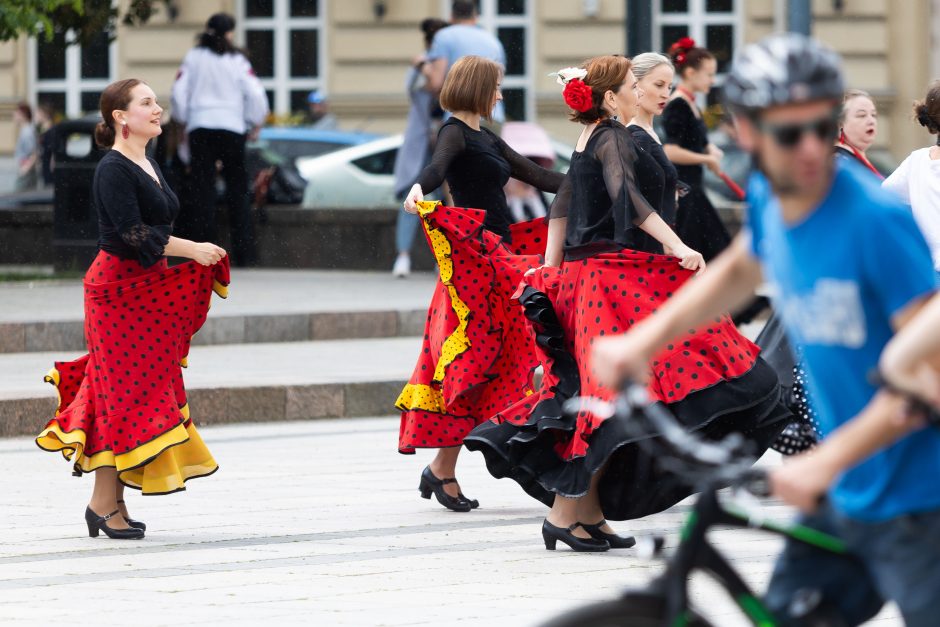 Lietuvoje vyksta Gatvės muzikos diena: sostinėje šventės dalyviai kviečia mokytis šventės dainų