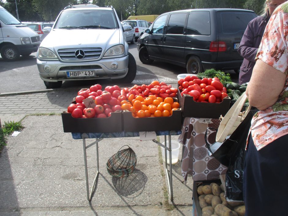 Kauno turguose pagaliau sumažėjo kosminės bulvių kainos, sparčiai brangsta šilauogės