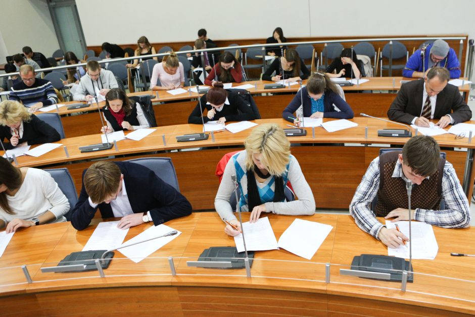 Visuotinę vienodą studijų įmoką palaikytų daugiau kaip pusė studentų ir moksleivių