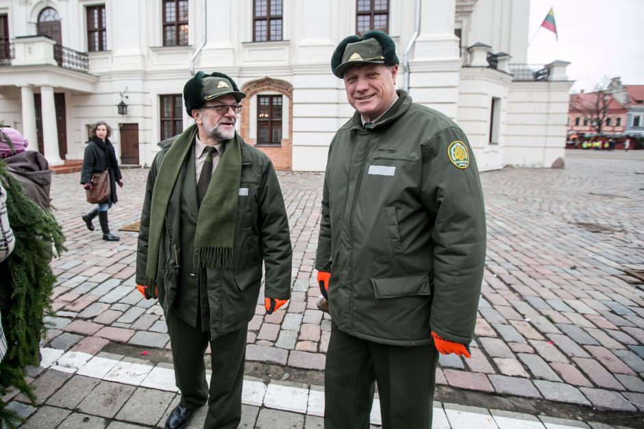 Į kauniečių namus iškeliavo tūkstančiai eglių šakų