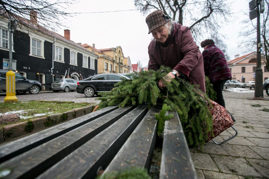 Į kauniečių namus iškeliavo tūkstančiai eglių šakų