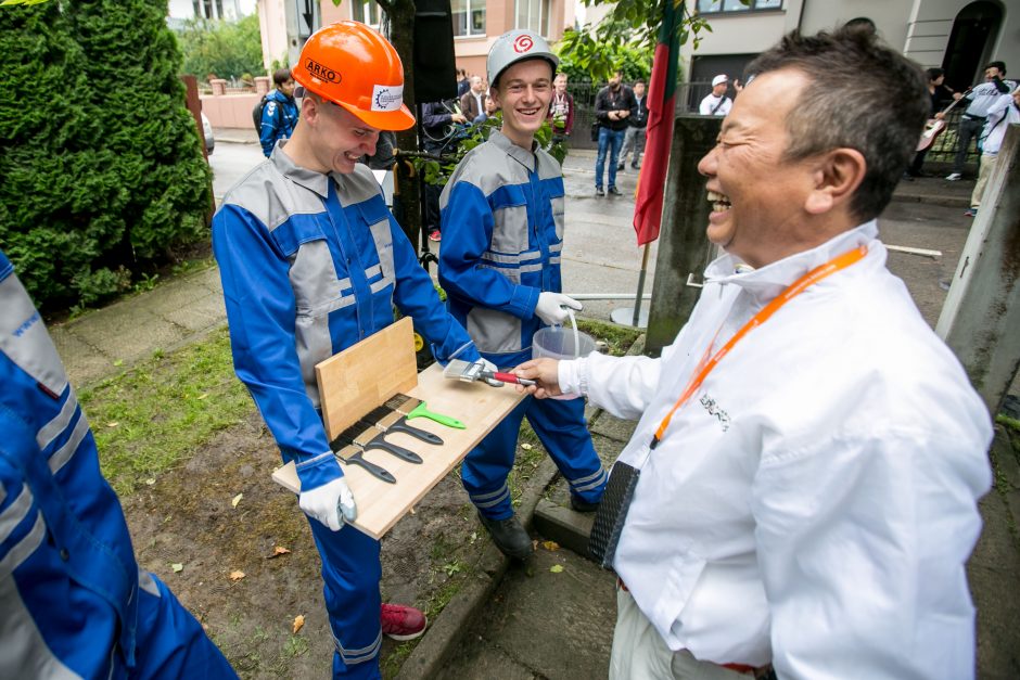 Japonai atvažiavo į Kauną perdažyti garsaus diplomato namus