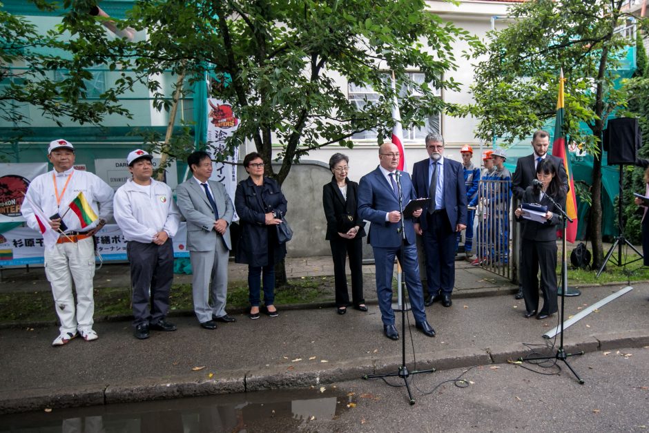 Japonai atvažiavo į Kauną perdažyti garsaus diplomato namus