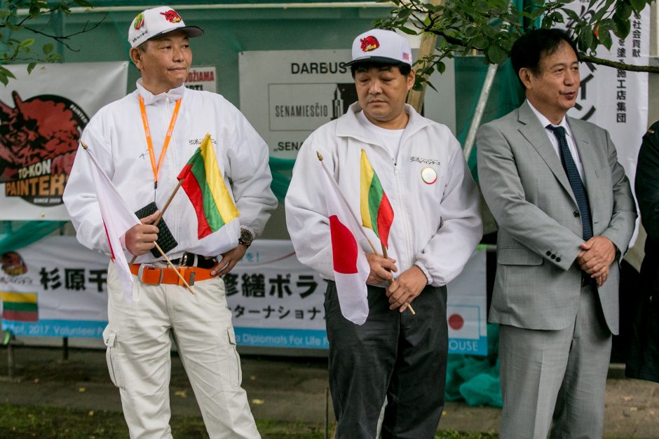 Japonai atvažiavo į Kauną perdažyti garsaus diplomato namus