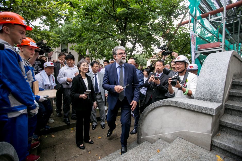 Japonai atvažiavo į Kauną perdažyti garsaus diplomato namus