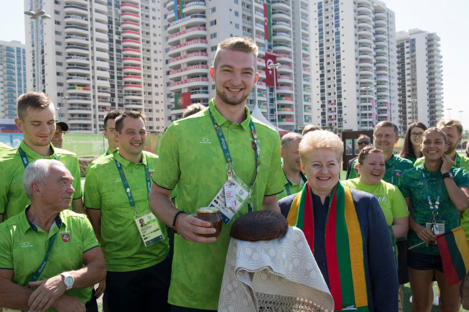 Lietuvos sportininkus olimpiniame kaimelyje aplankė prezidentė