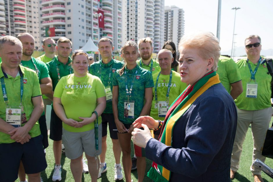 Lietuvos sportininkus olimpiniame kaimelyje aplankė prezidentė